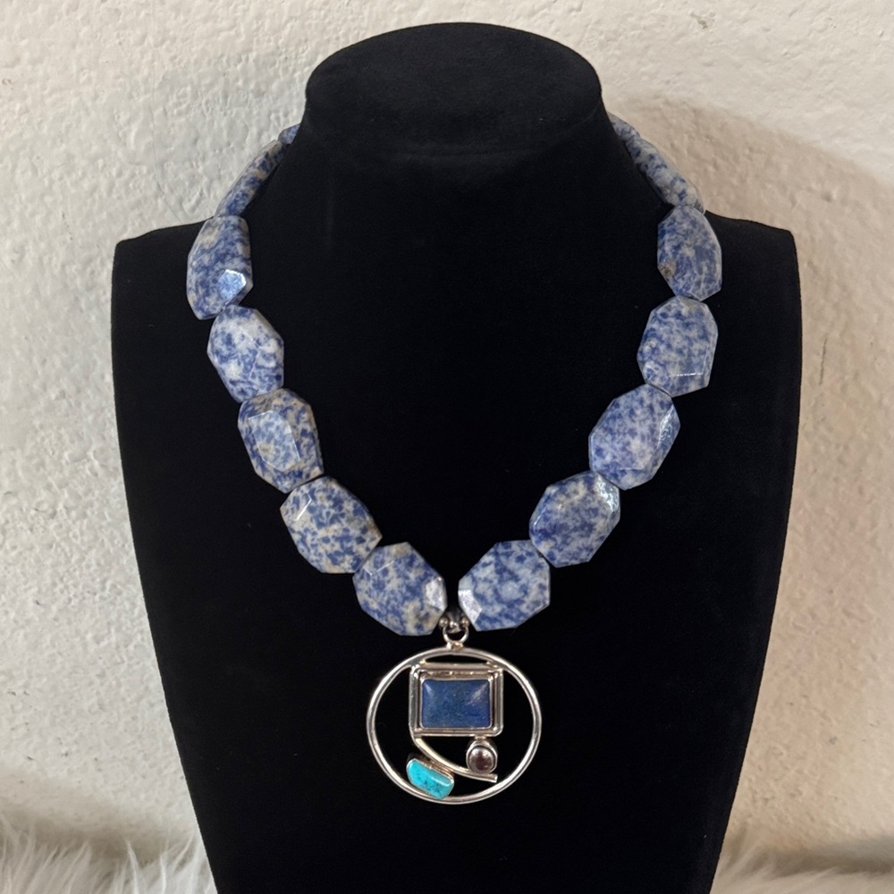 NWOT Agate Beaded Necklace with Silver Geometric Pendant